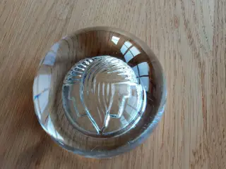 "Tvillingerne" - halvkugleformet brevpresser