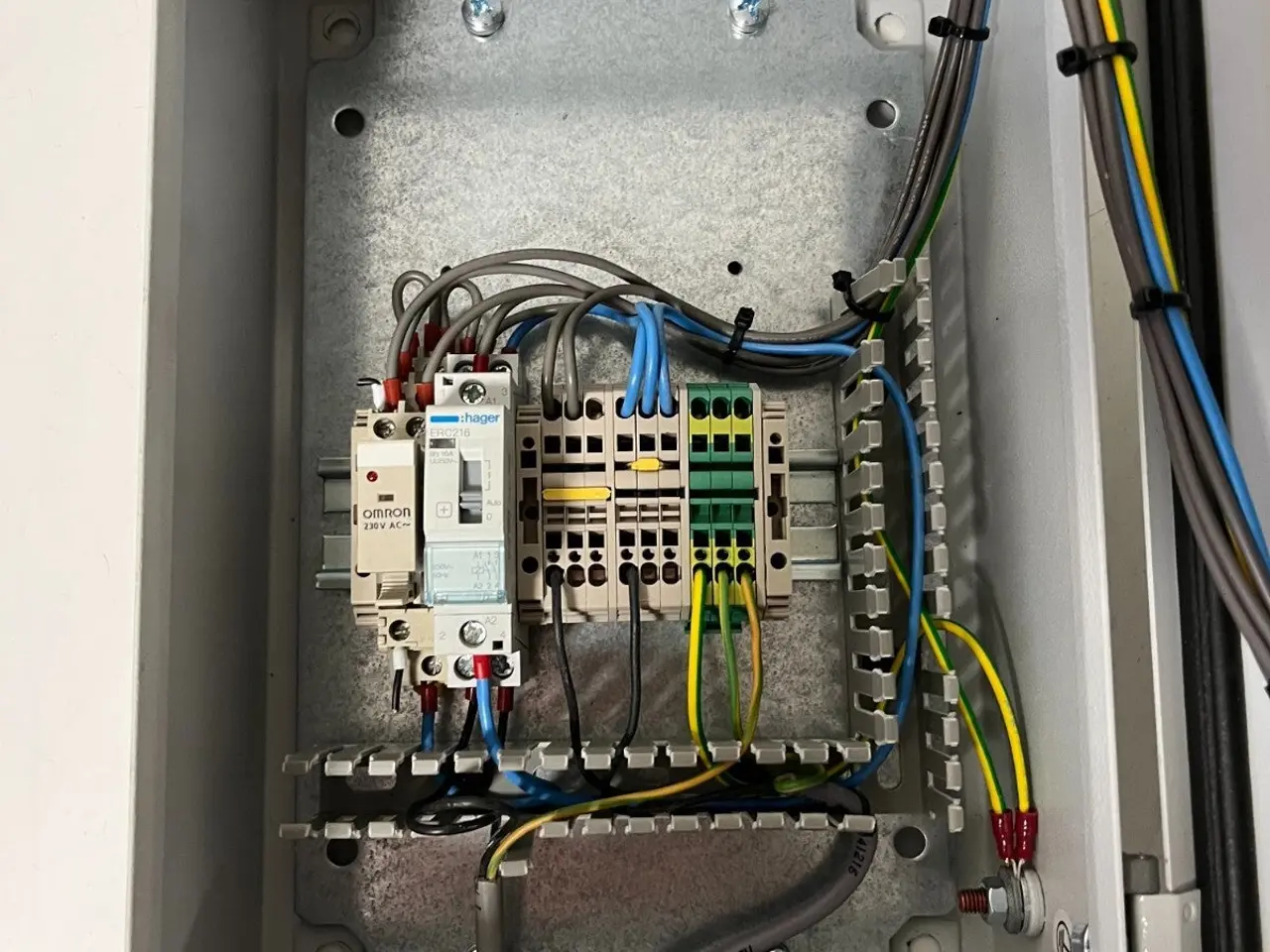Billede 5 - Control Panel w/ Omron H3CR Timer, Hager ERC216,