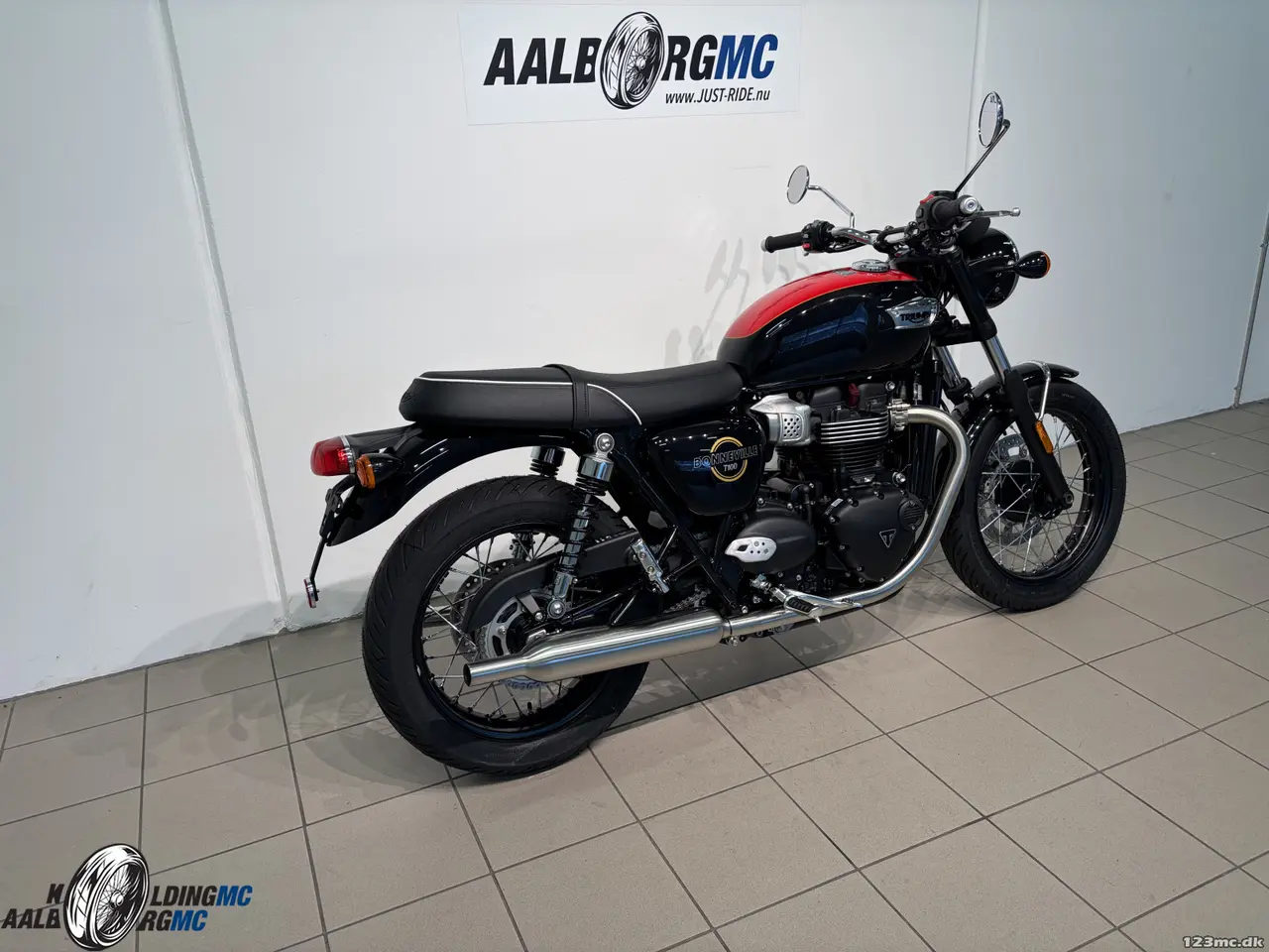 Billede 4 - Triumph Bonneville T 100 Jet Black / Diablo Red