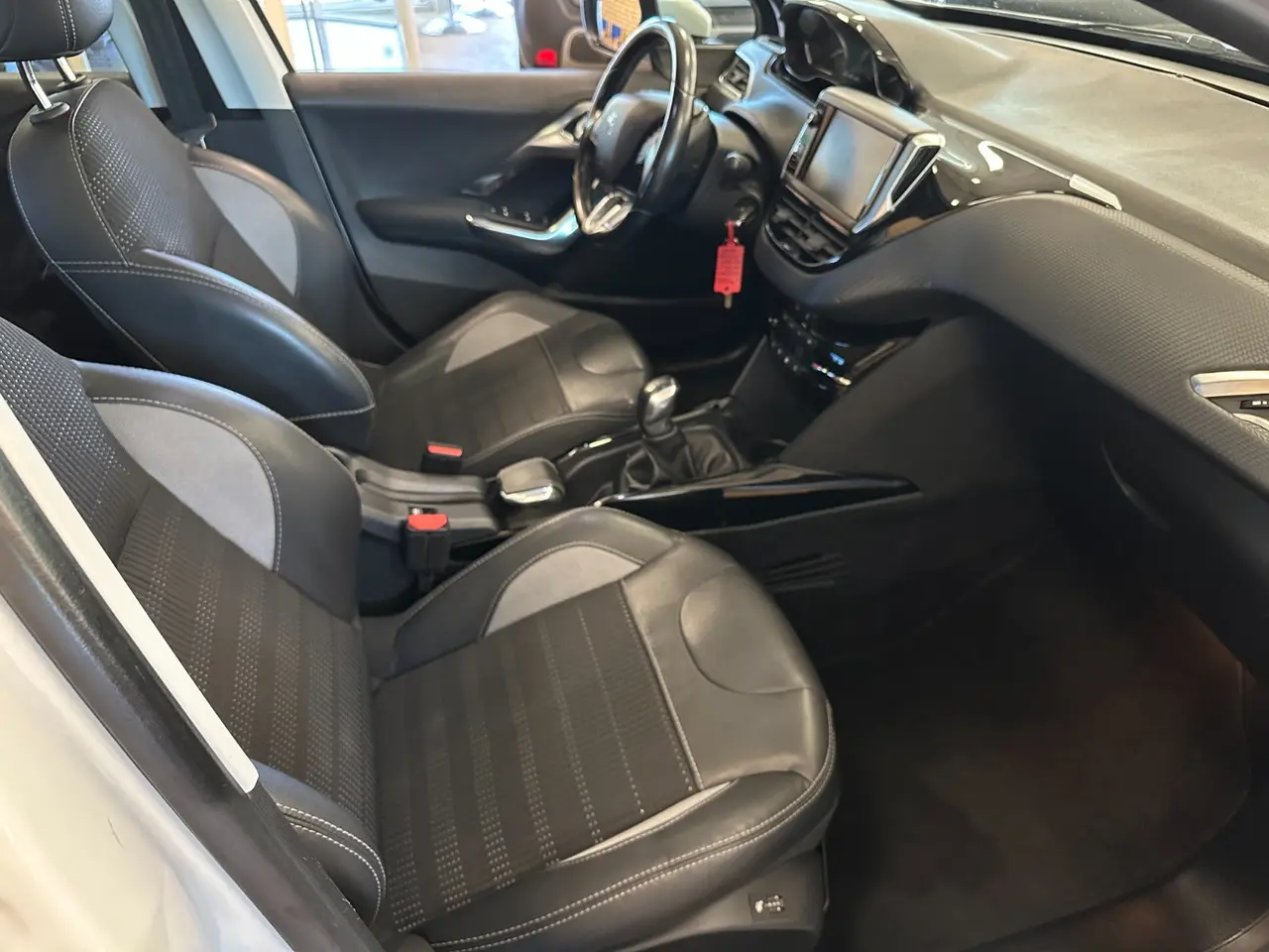 Billede 11 - Peugeot 2008 1,2 e-THP 110 Allure Sky