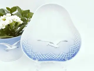 Mågestel Trekantet Bakke uden guldkant Porcelæn