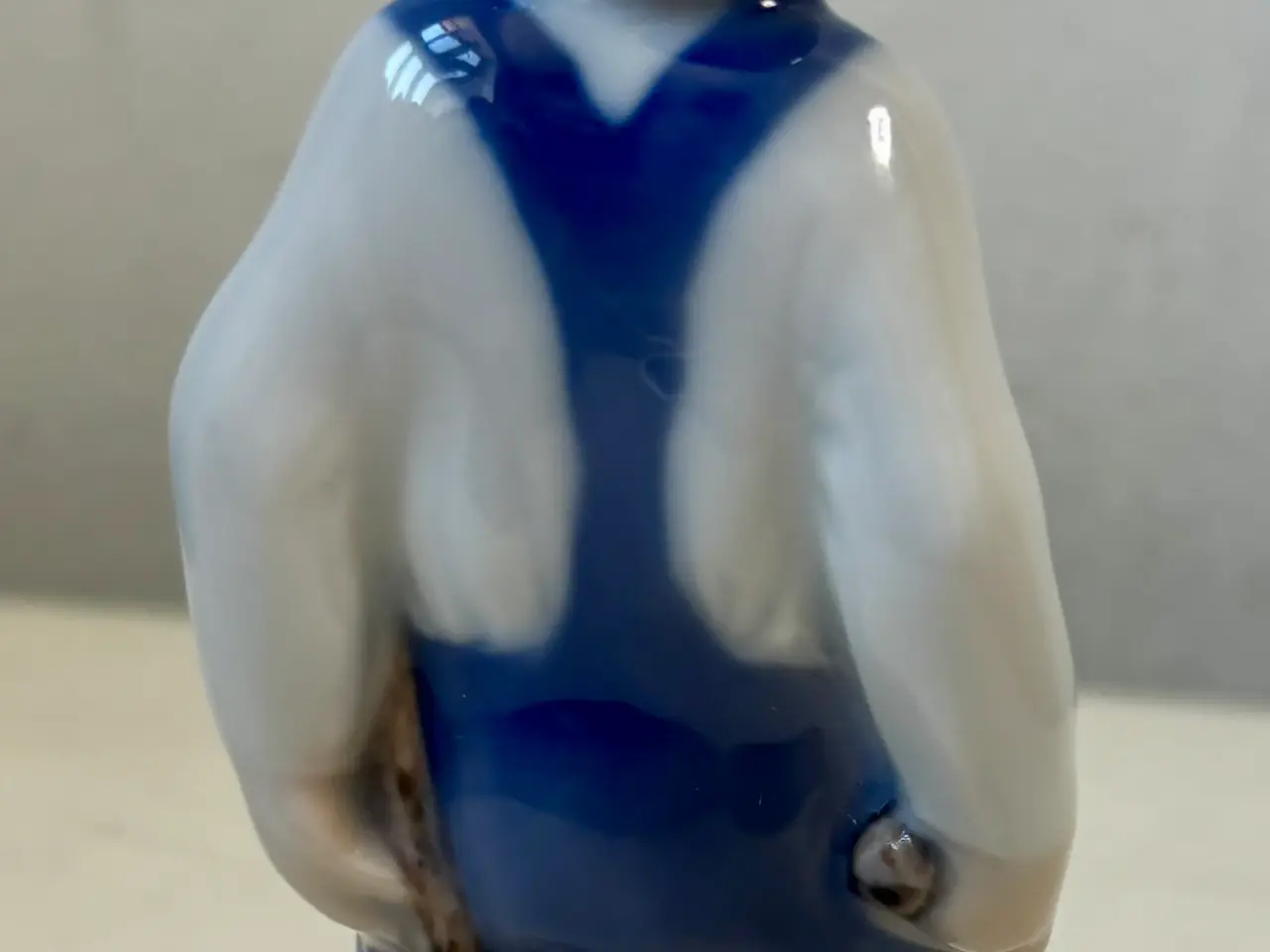 Billede 2 - Royal Copenhagen, dreng med kost - nr 3250