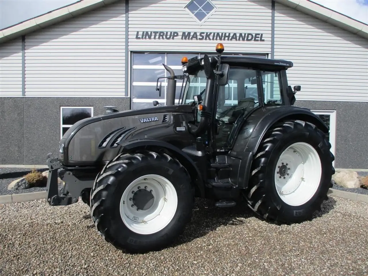 Billede 10 - - - - Traktor udlejning, UDLEJNING AF TRAKTOR TIL MARKARBEJDET