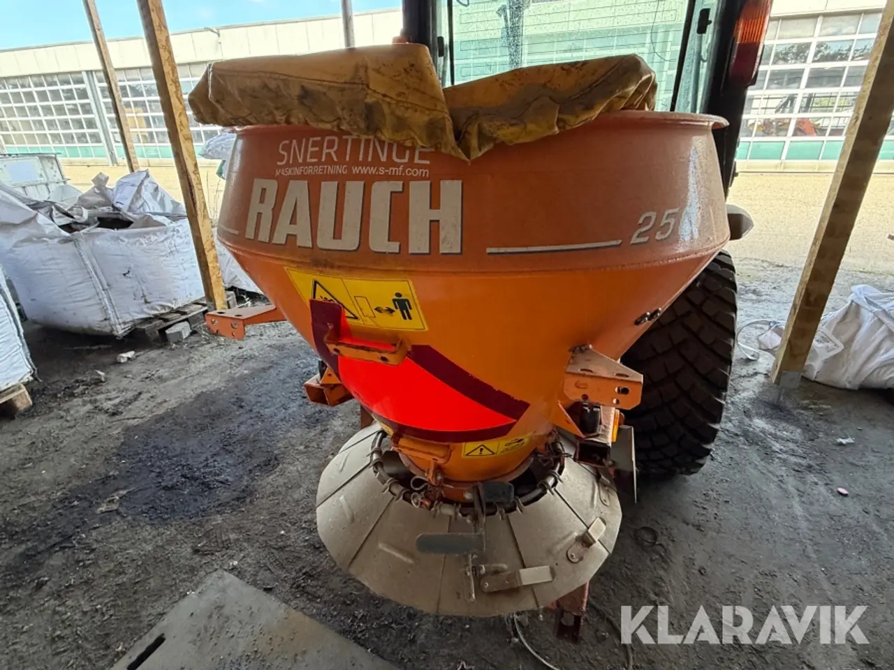 Billede 7 - Traktor Yanmar YT235 - med kost og spreder