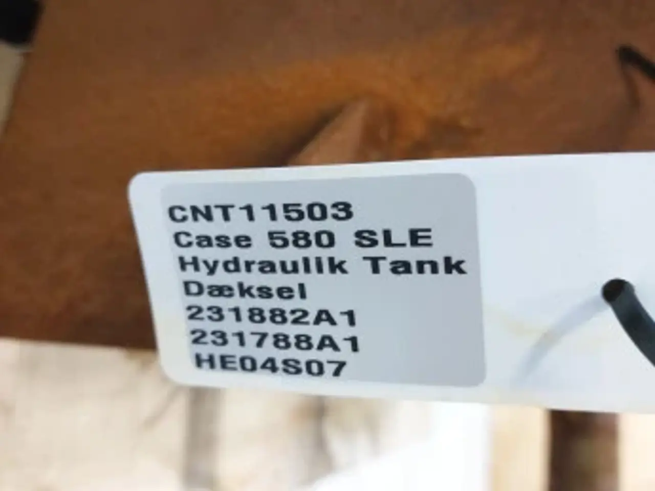 Billede 9 - Case 580 SLE Hydraulik Tank Dæksel 231882A1