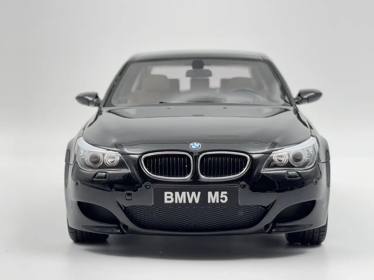 Billede 8 - 2005 BMW M5 E61 - Limited Edition - 1:18