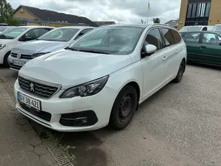 Peugeot 308 SW 1.2 PureTech 130 hk – reparationsob