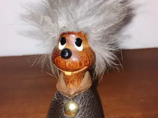 Flot lille teak figur