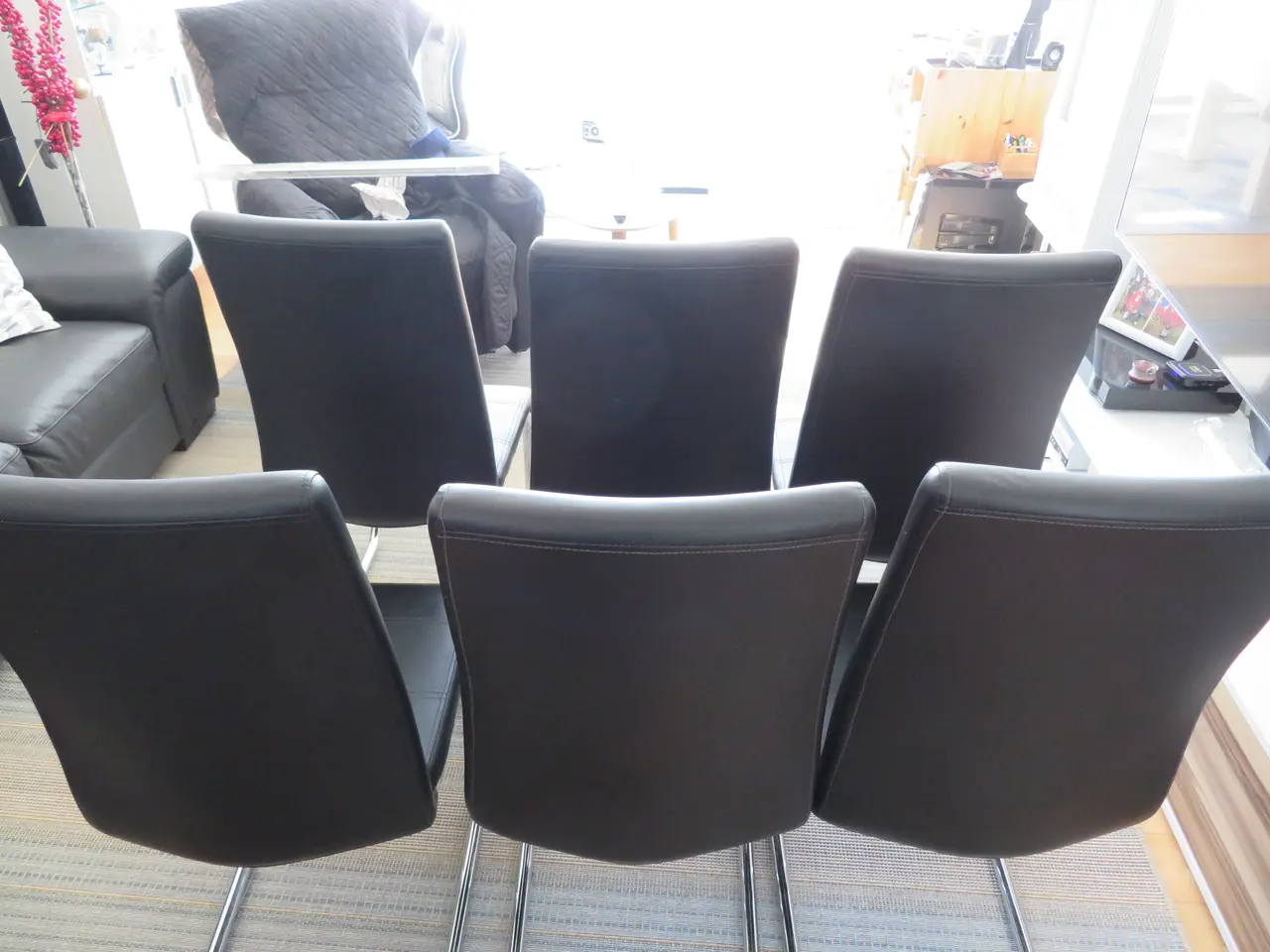 Billede 4 - spisebord med 6 stole