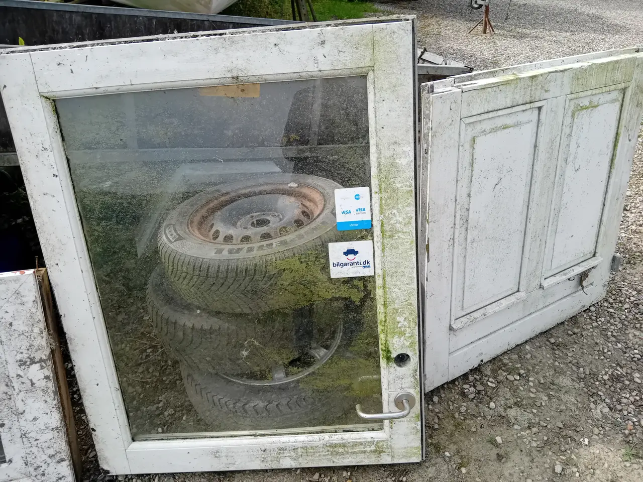 Billede 3 - Vinduer og halvdør.