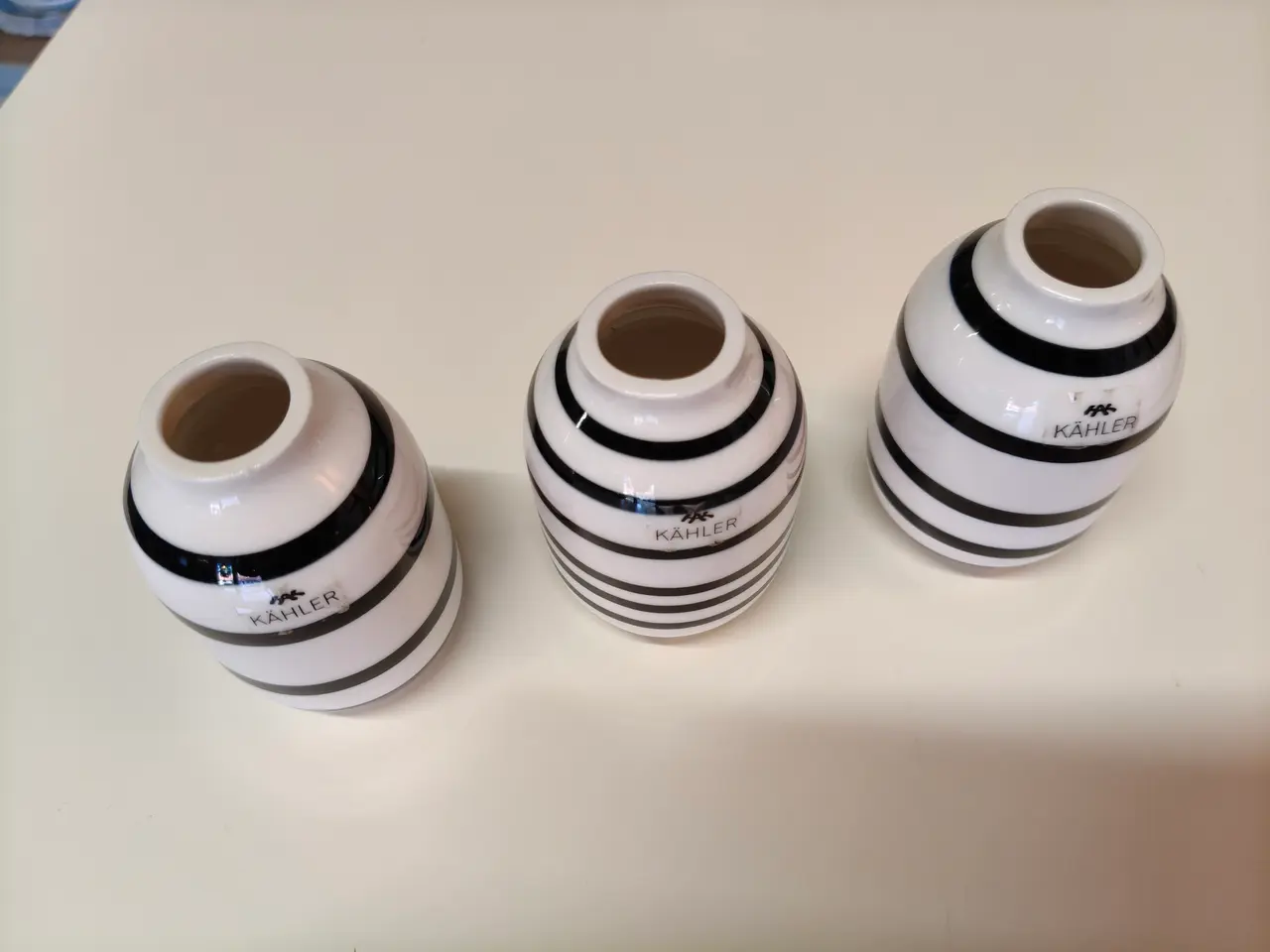 Billede 2 - kähler sorte vaser mini 8,5 cm uden skader.