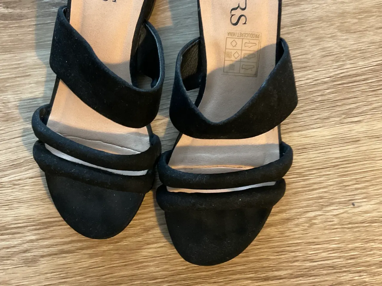 Billede 6 - Pris for alle sko i alt 150kr !!