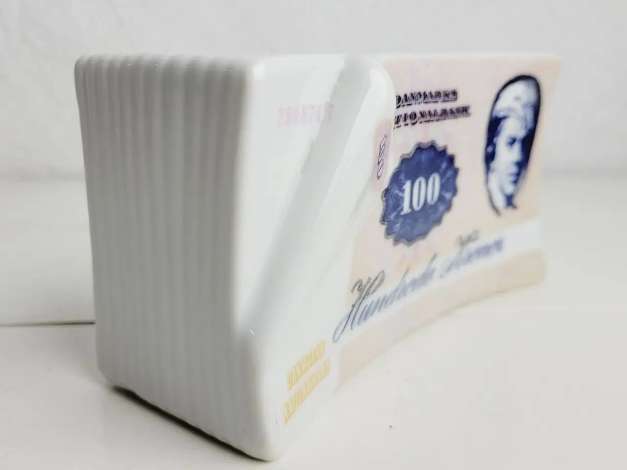 Billede 3 - ⭐️- Retro sparebøsse i form af en 100 kr. seddel!