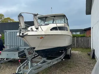 Bayliner Mercury kabinebåd