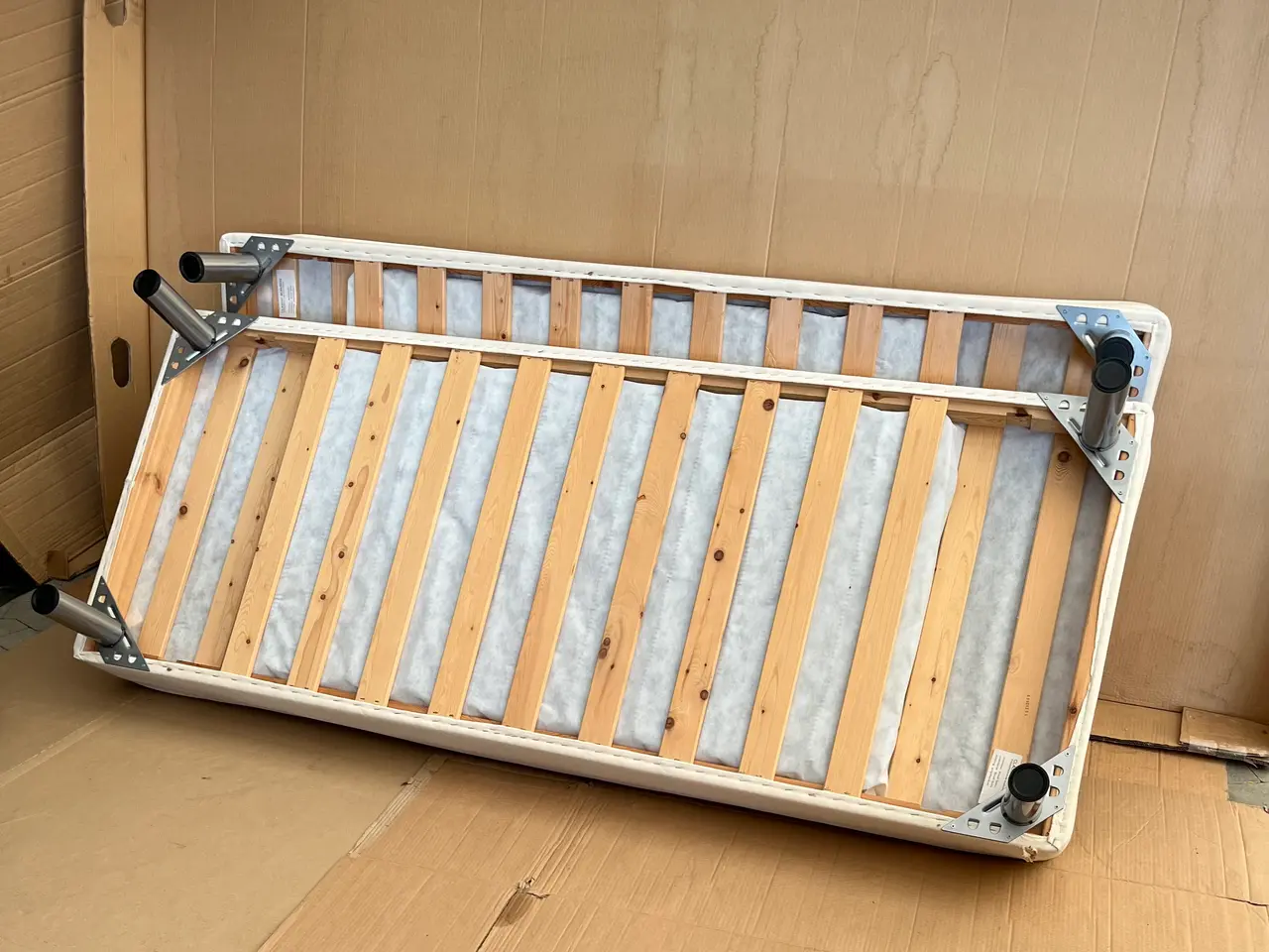 Billede 3 - 2 enkelt senge. Box madras 200x90 cm Pris for 2.