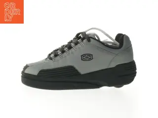 Grå 3 Wheelers rullesko med snørebånd fra Skechers (str. 41,5 cm)