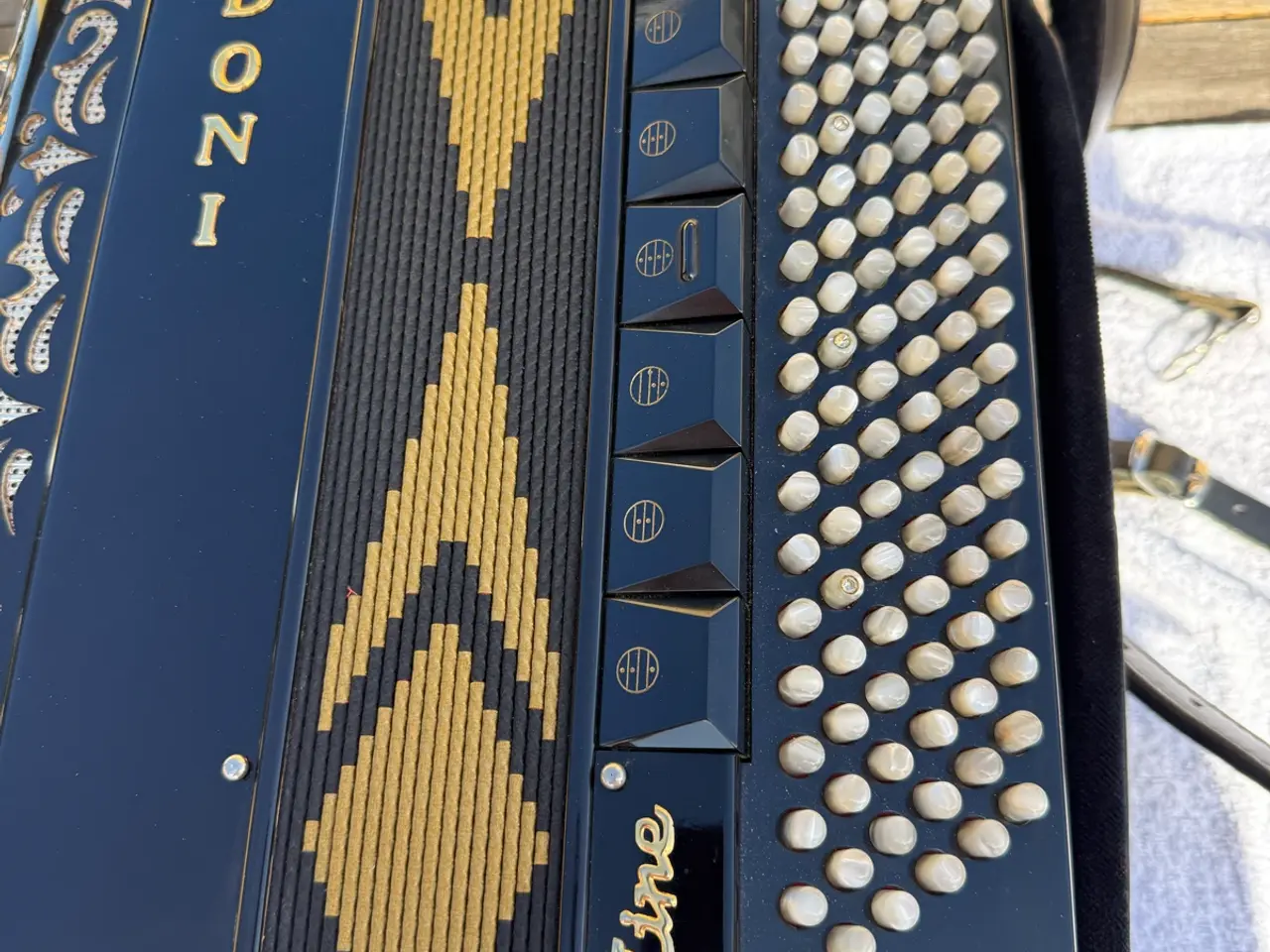 Billede 11 - BRANDONI Kingline cassotto harmonika incl kuffert 