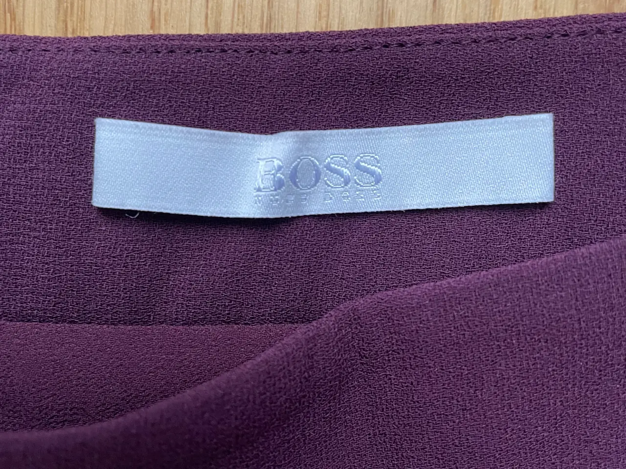 Billede 2 - Hugo Boss plisseret nederdel