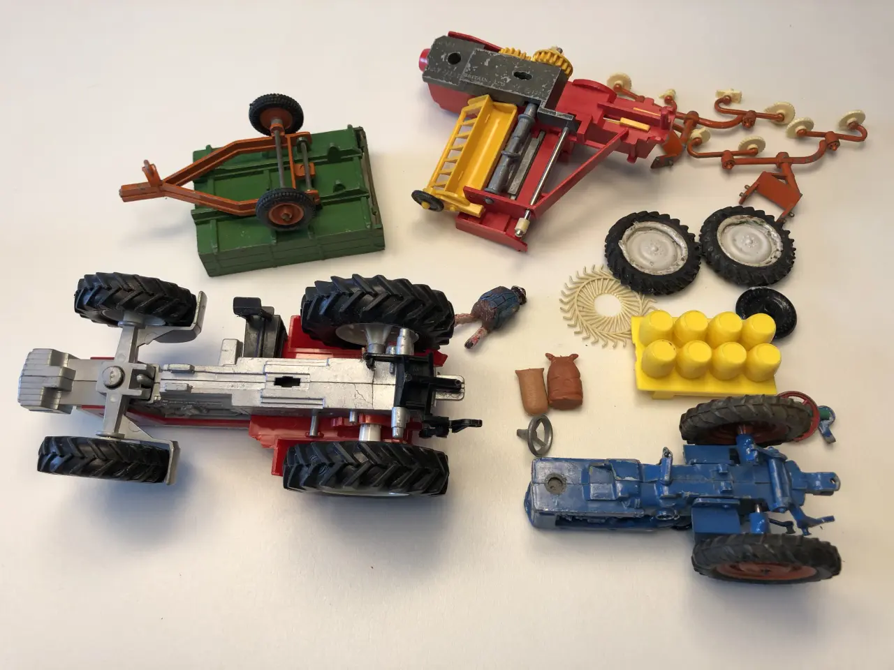 Billede 6 - BRITAINS...TRAKTOR og REDSKABER