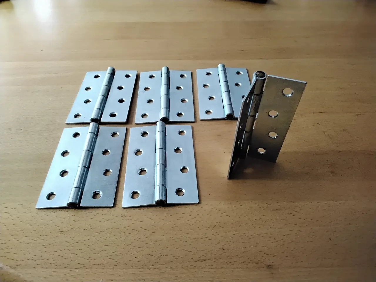 Billede 1 - Diverse beslag 2 typer