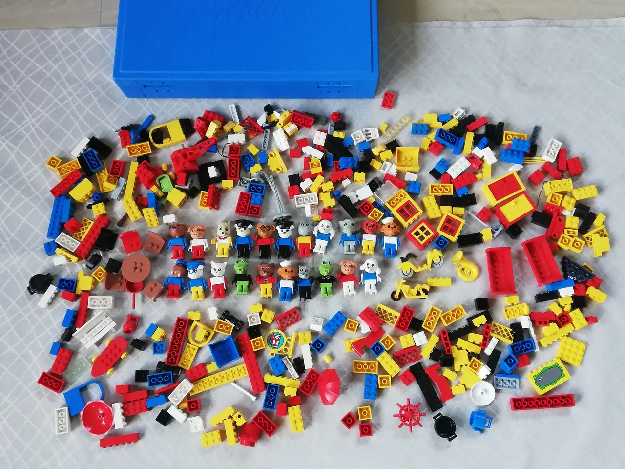 Billede 2 - Solgt Lego fabuland figurer inkl. Lego kuffert mm.