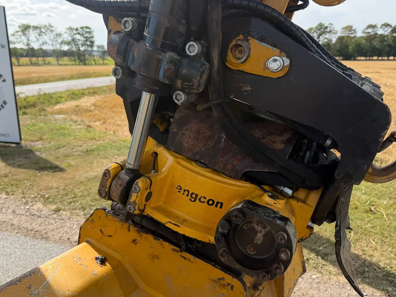 Billede 9 - Hydrema 906E Flot brugt rendegraver med Engcon rotortilt, centralsmøring mm