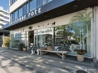 Lyst og indbydende butikslejemål med god eksponering og fleksibel indretning
