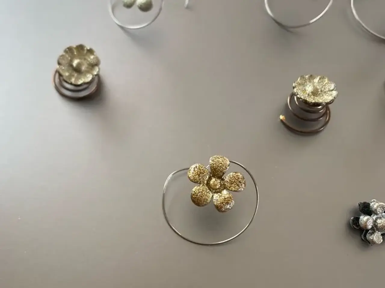 Billede 2 - Smarte spænder til håret