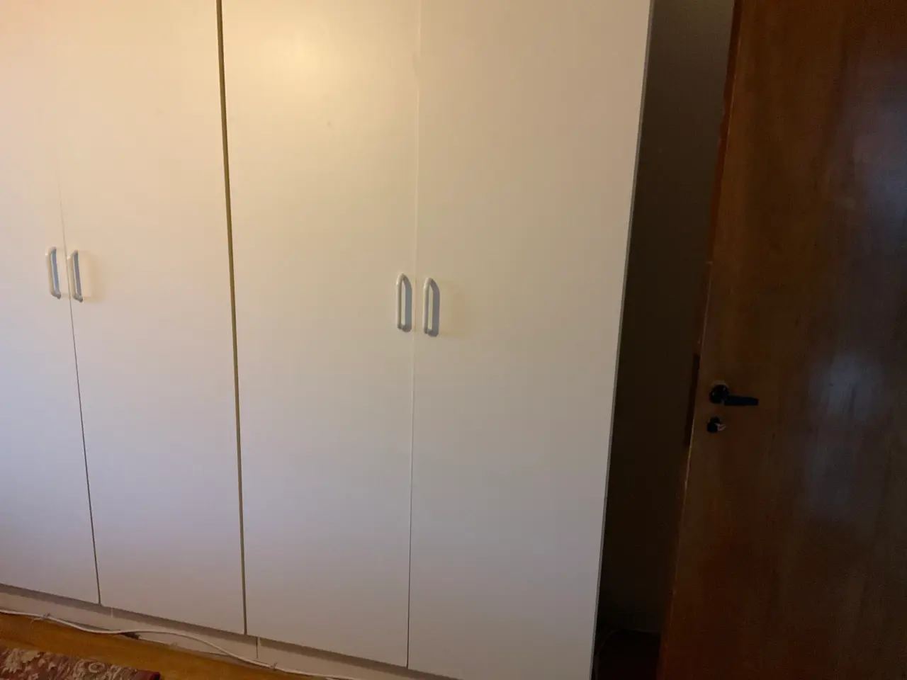 Billede 1 - Garderobeskab 2.000 kr.