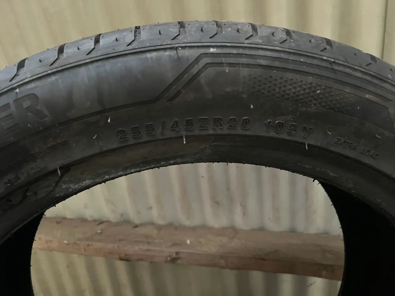 Billede 2 - 2 stk 225/45ZR20 platin sommerdæk 