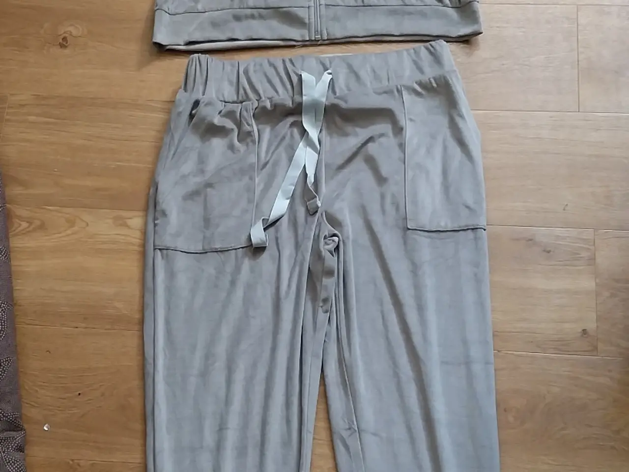 Billede 1 - Oeko tex jogging dragt str. S / M