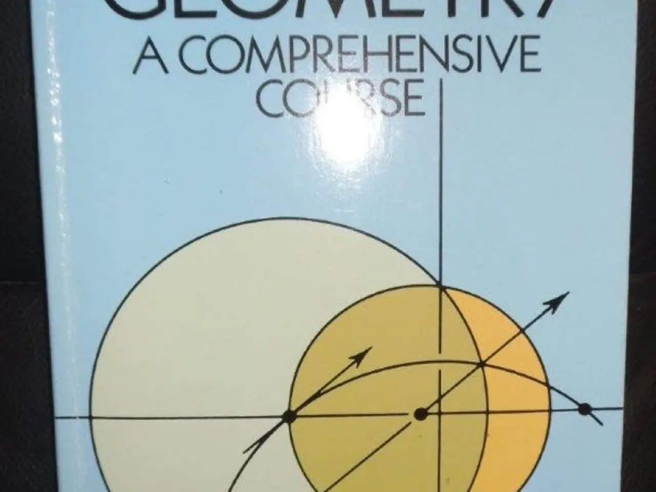 Billede 1 - Geometry A Comprehensive Course by Dan Pedoe