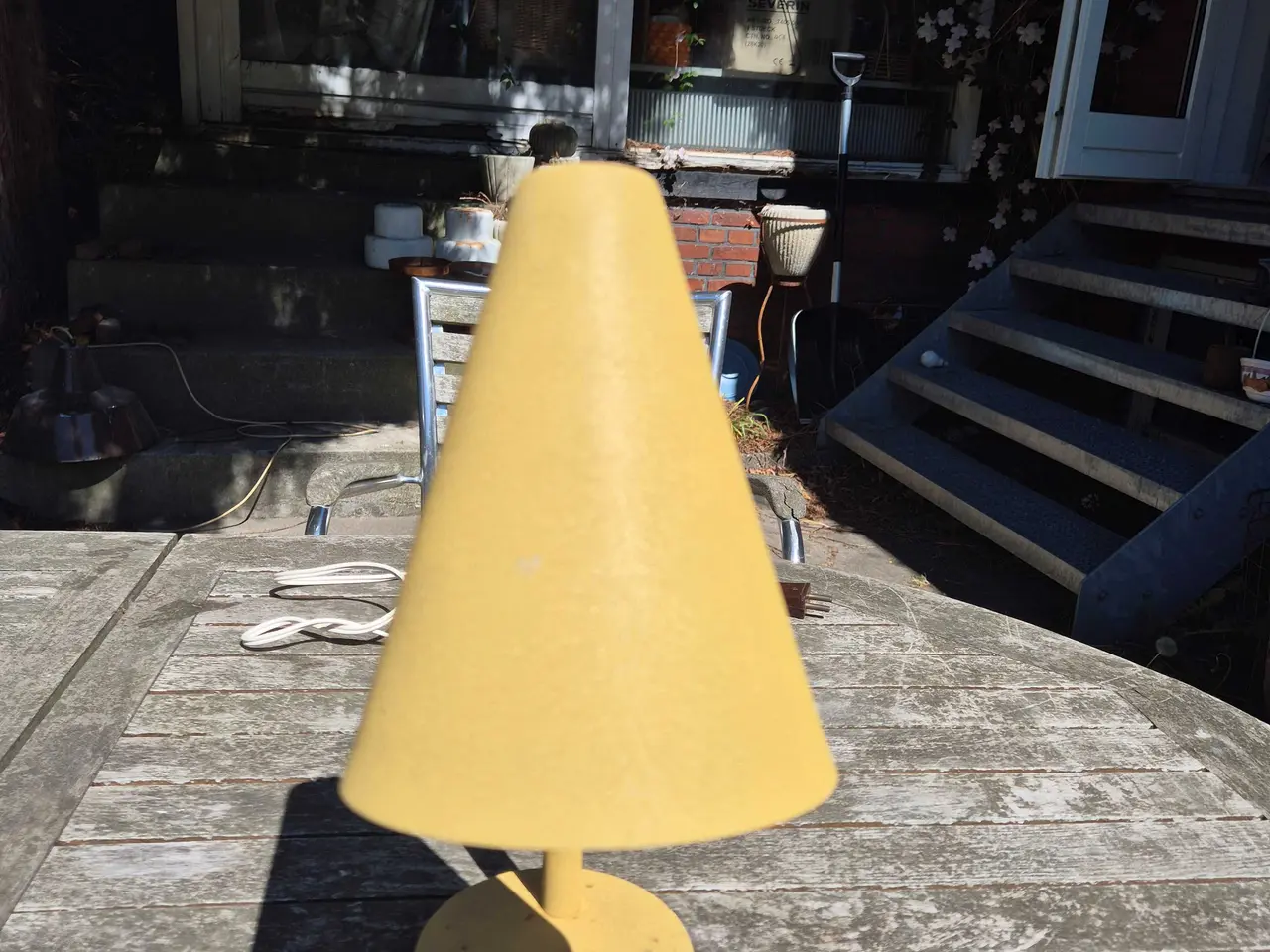 Billede 3 - Gul bordlampe i krympelak 
