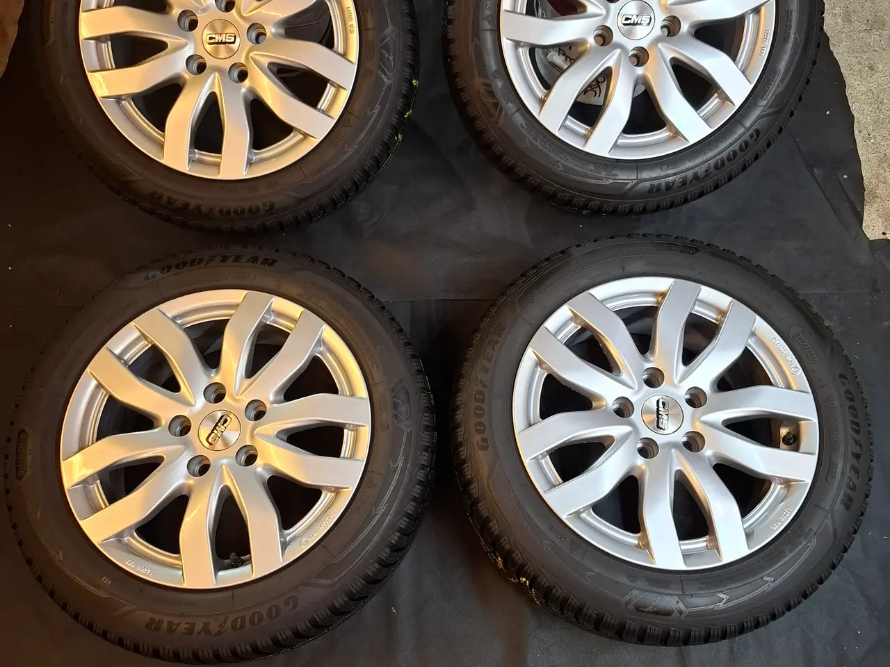 Billede 1 - 5x114.3 4 flotte Goodyear UltraGrip 9+ vinterhjul 