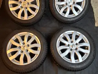 5x114.3 4 flotte Goodyear UltraGrip 9+ vinterhjul 