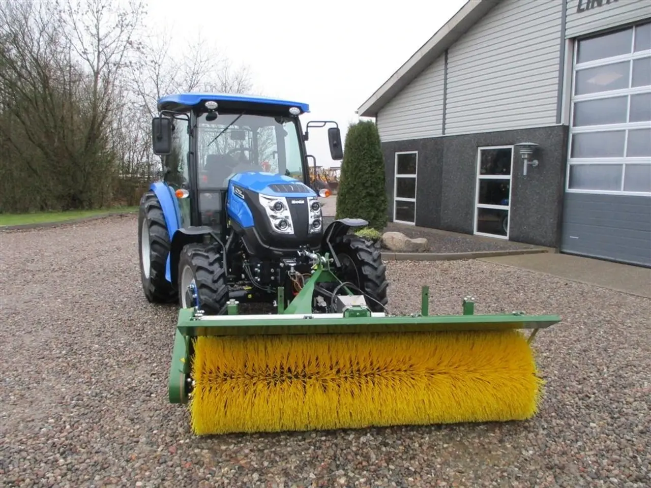 Billede 12 - Solis 60 Med frontlift, frontPTO og Thyregod kost