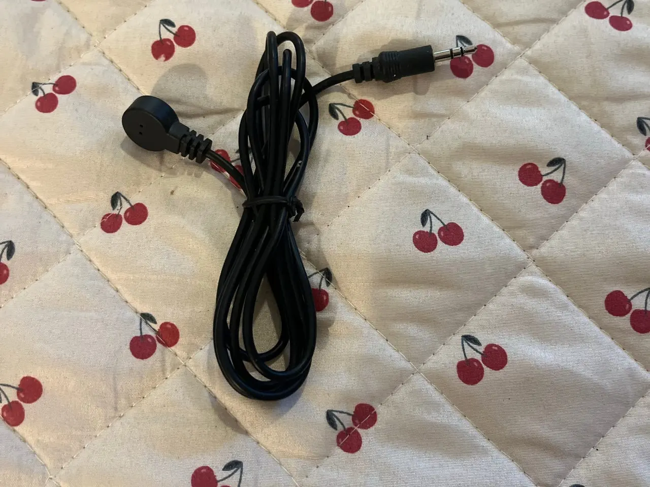 Billede 1 - Sort mikrofon med ledning og aux-stik
