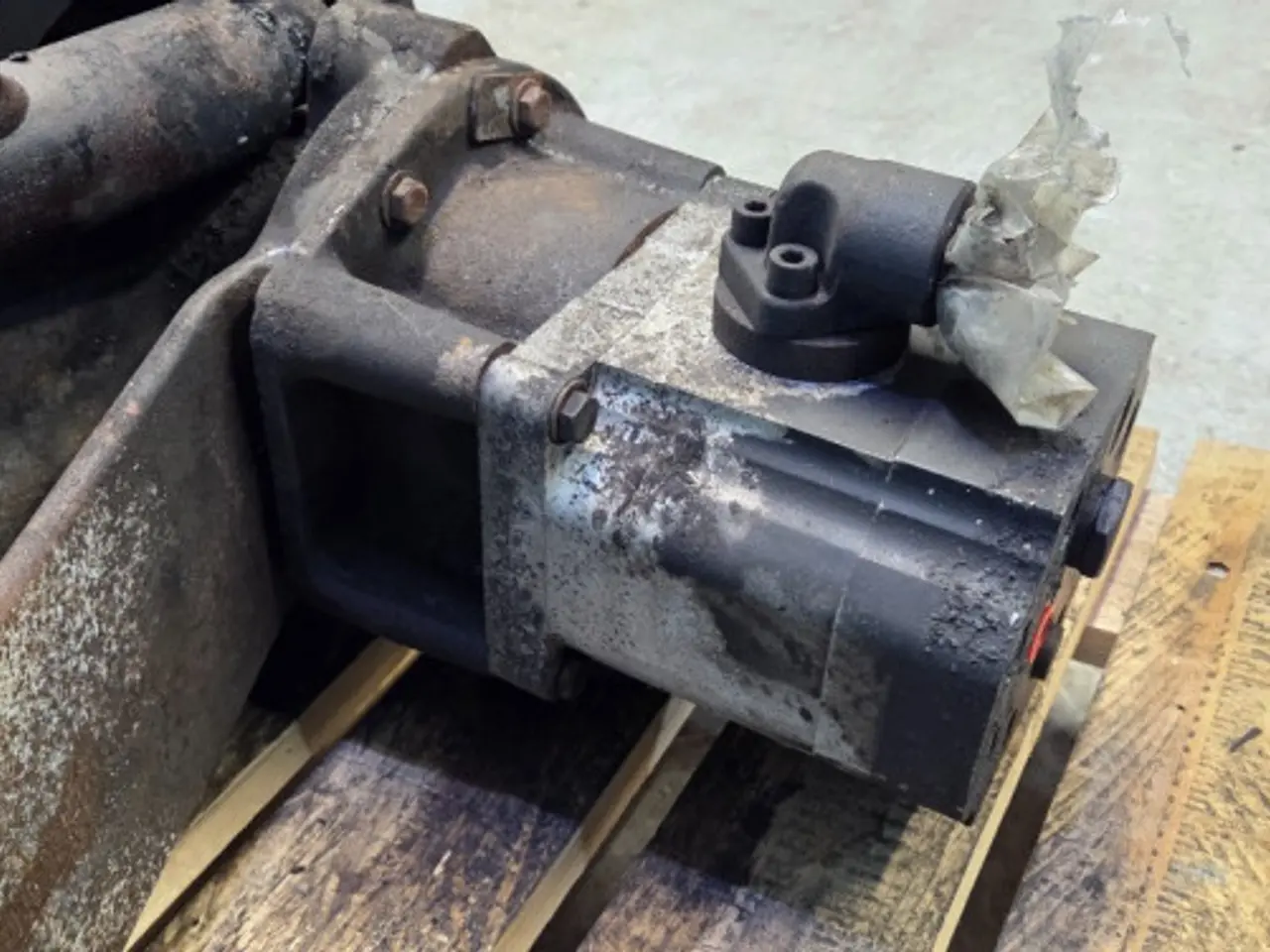 Billede 12 - New Holland FX40 Hydraulikmotor 84043509