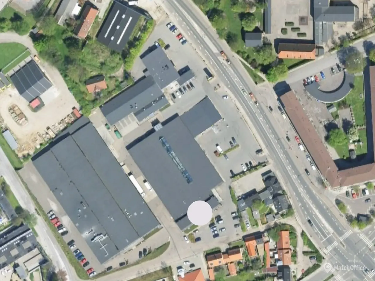 Billede 18 - Højloftet kontor med showroom