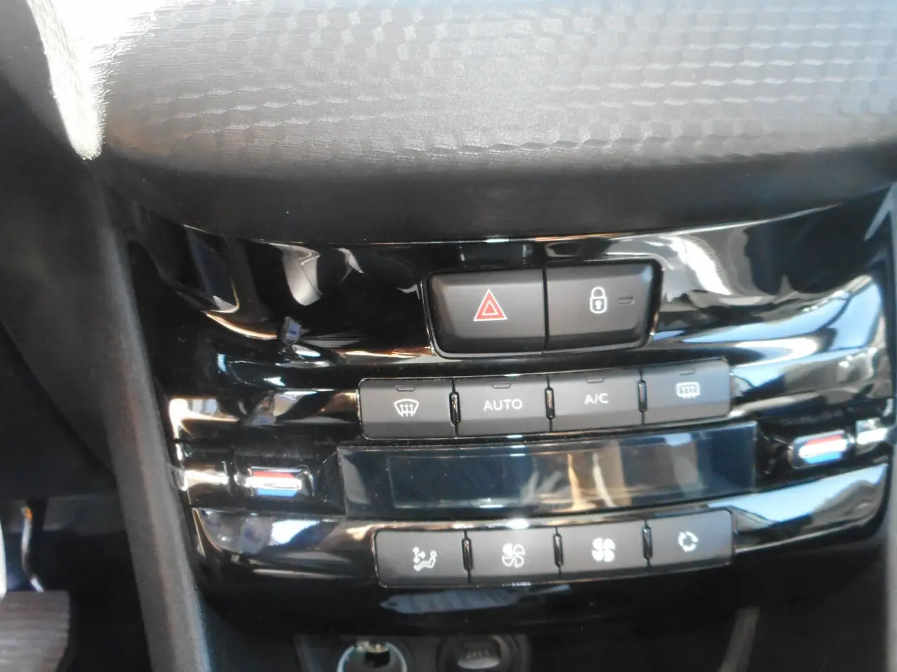 Billede 11 - Peugeot 2008 1,6 BlueHDi 100 Allure Sky