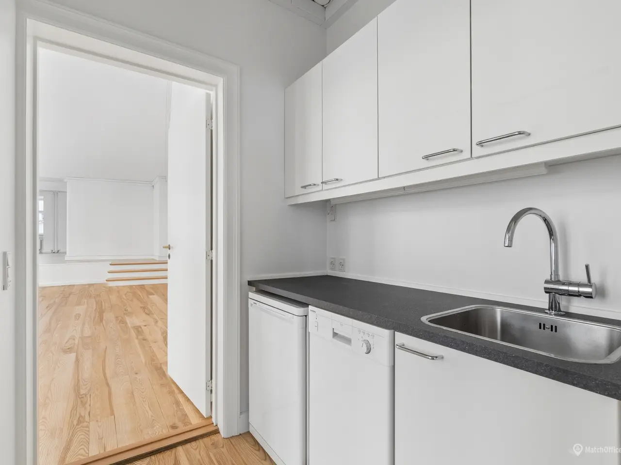 Billede 7 - Lyse kontorlokaler helt centralt i København