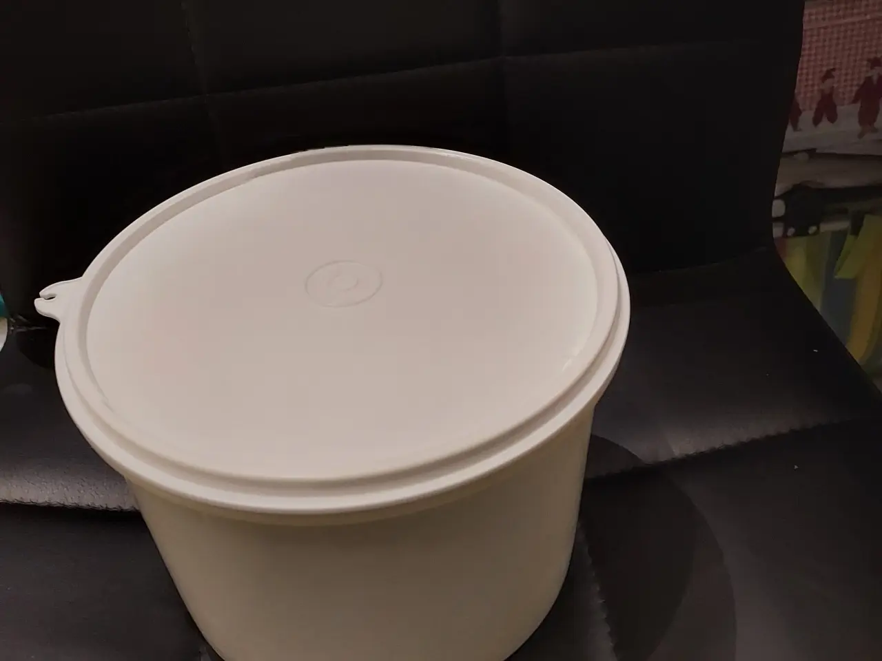 Billede 1 - Tupperware beholder Ca 2 L