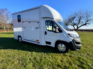 NY Böckmann Compact Stall hestetransporter
