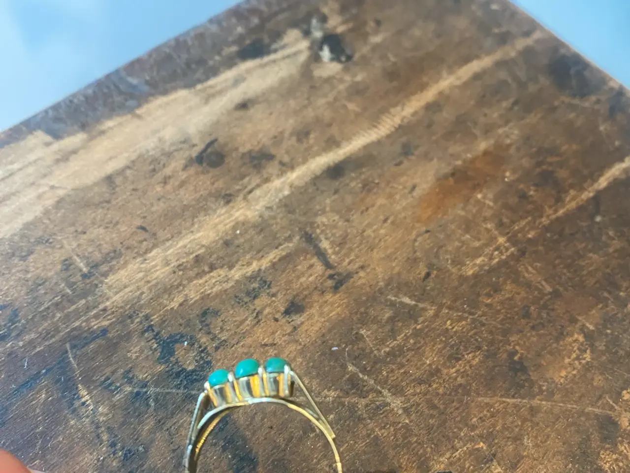 Billede 3 - Guld ring med grønne perler