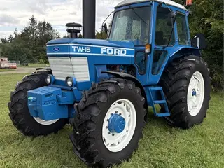 Ford TW15 - ZF 4WD-system