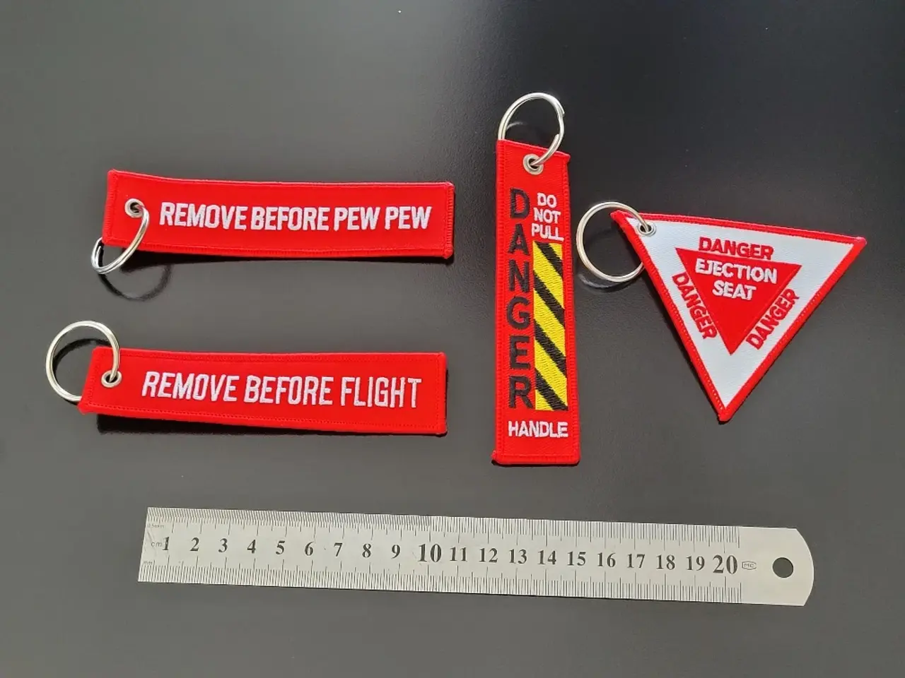 Billede 2 - 4 mærker Remove Before Floght