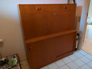 Chartol med skriveplade i teaktræ
