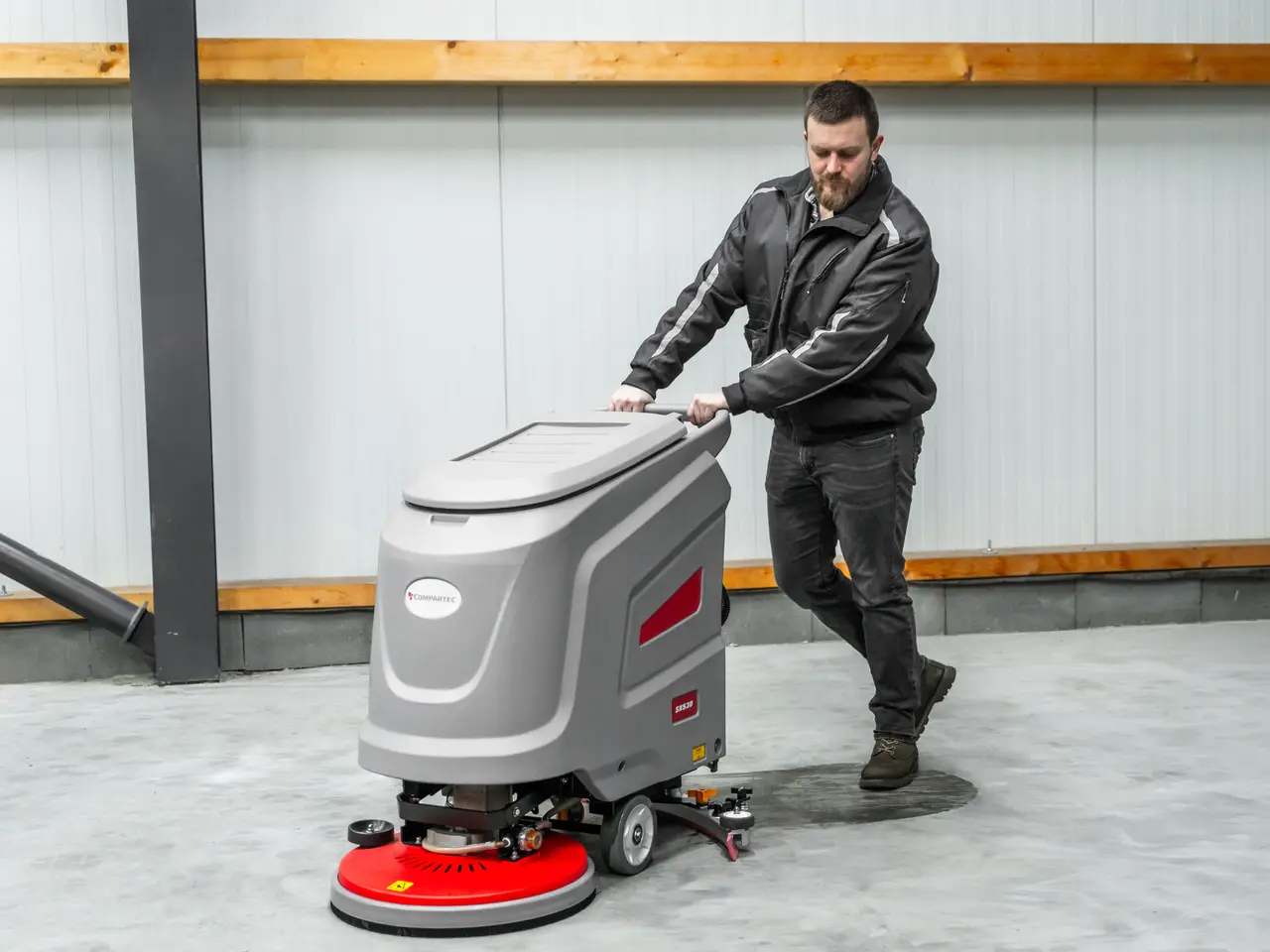 Billede 2 - CleanMaster Pro gulvvaskemaskine – 2600 m²/t, inkl. batteri
