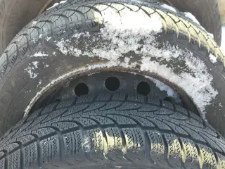 Helårsdæk på Stålfælge 175/65r14.