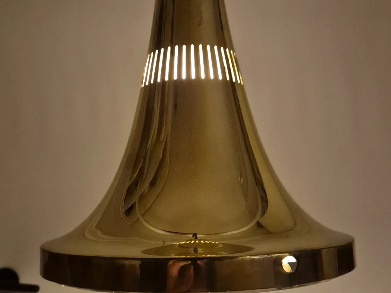 Billede 1 - Smuk svensk designerlampe i skinnende messing